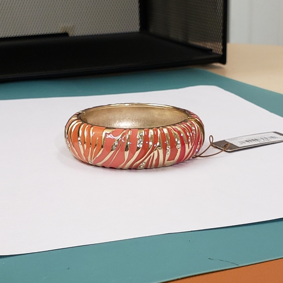 Tommy Bahama, orange zebra palm enamel jeweled clamper bangle bracelet NWT - Picture 3 of 13